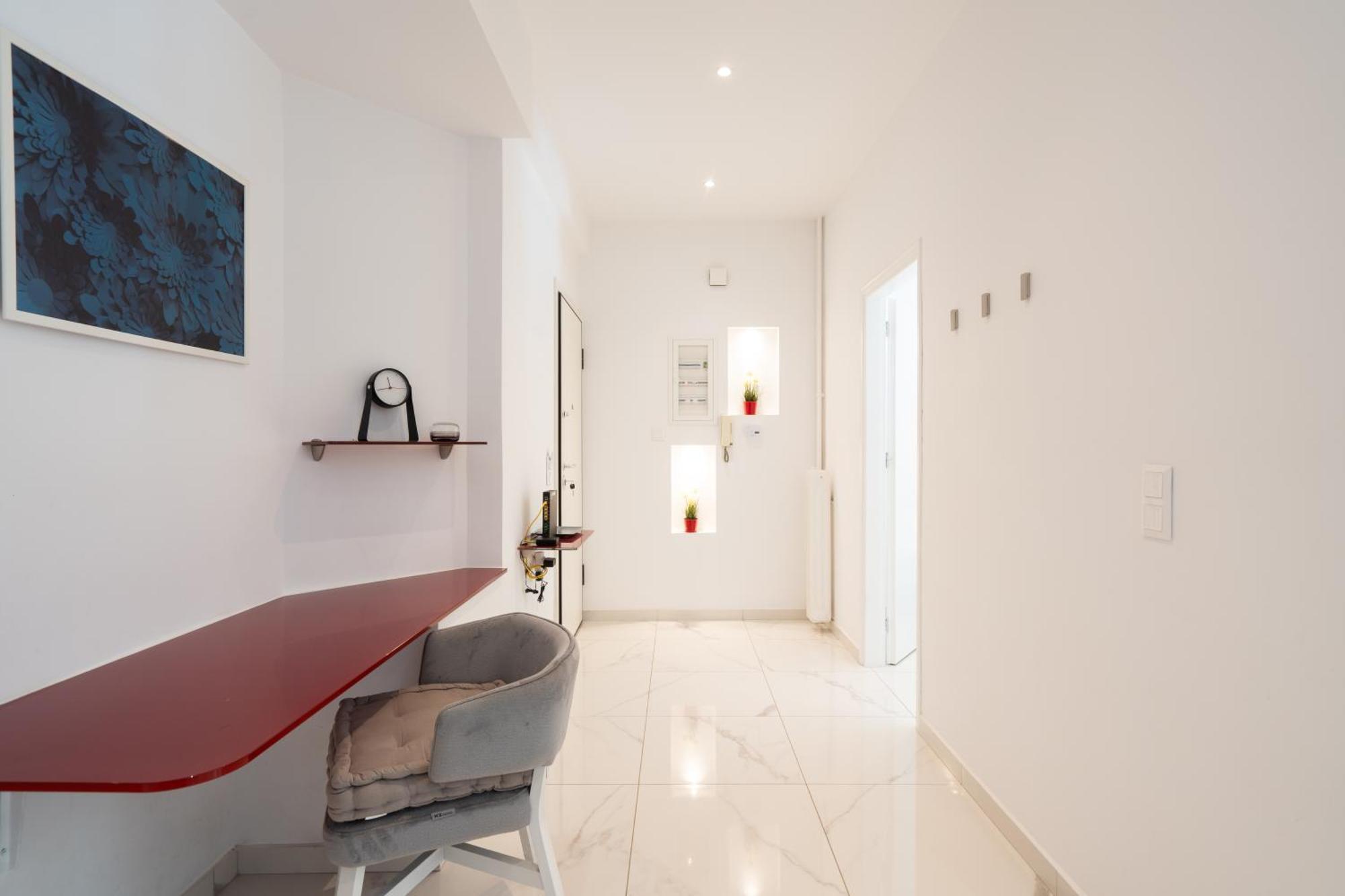 Sophisticated Modern Apt In Athens Center Екстериор снимка