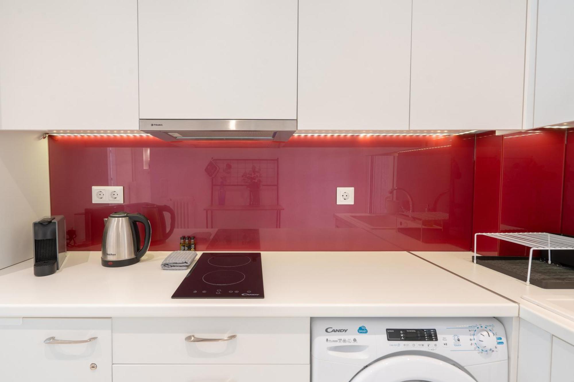 Sophisticated Modern Apt In Athens Center Екстериор снимка
