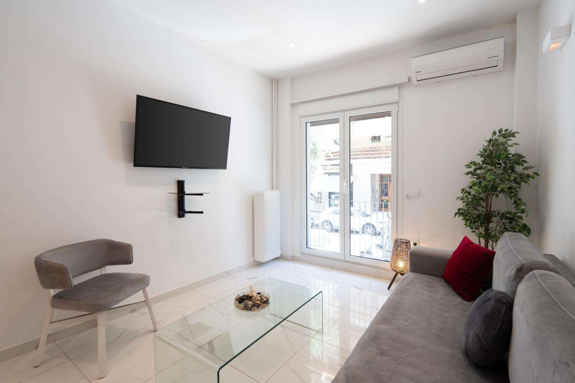 Sophisticated Modern Apt In Athens Center Екстериор снимка