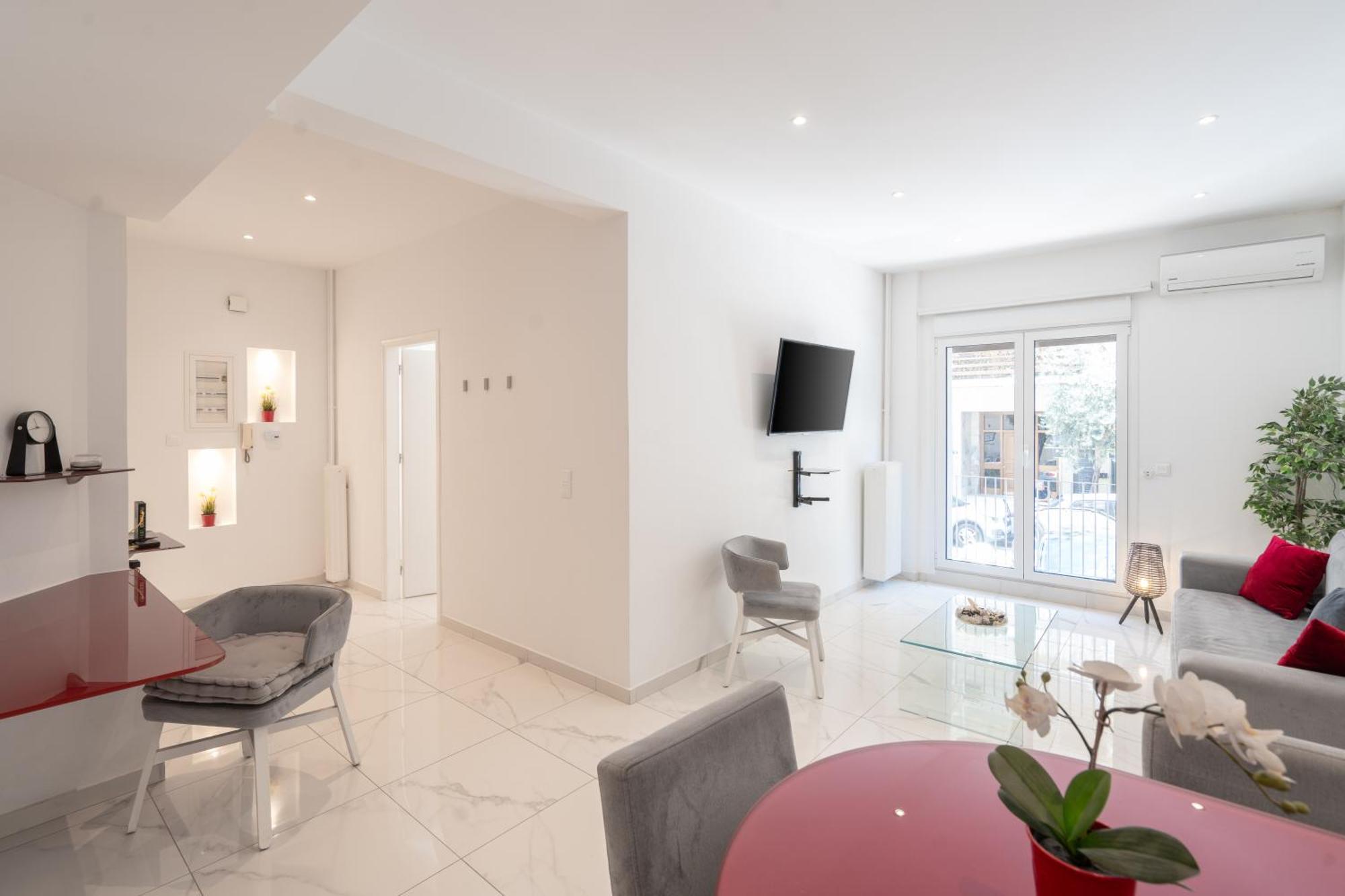 Sophisticated Modern Apt In Athens Center Екстериор снимка